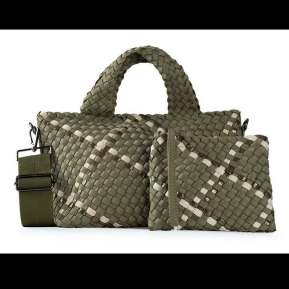 NWT HAUTE SHORE Olive and Beige Woven Bag Set Retail $160.00 - Picture 2 of 4